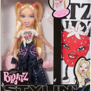 Bratz Stylin' Cloe Doll with Customizable T-Shirt